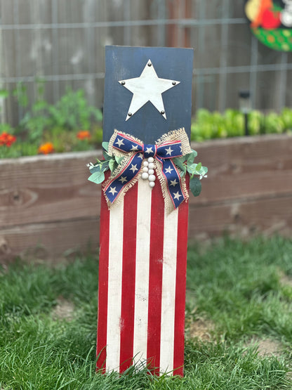Rustic Patriotic Porch Leaner