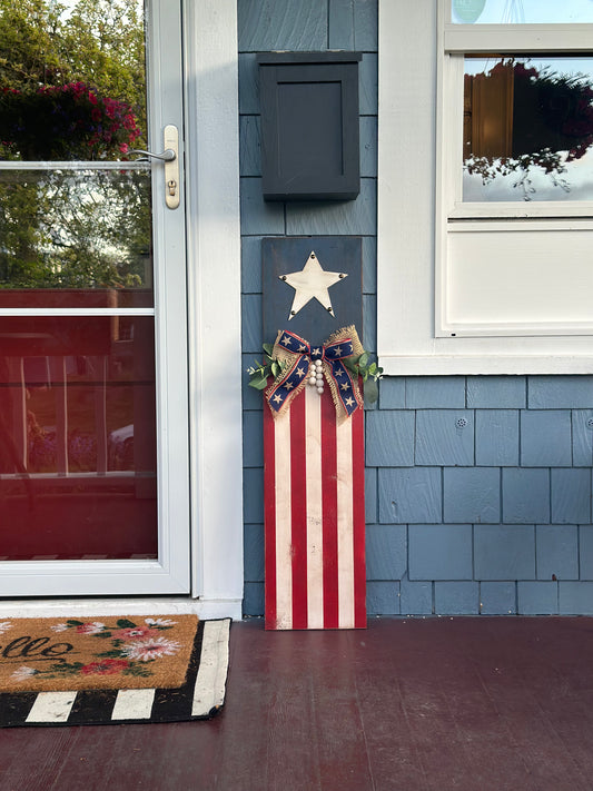 Rustic Patriotic Porch Leaner